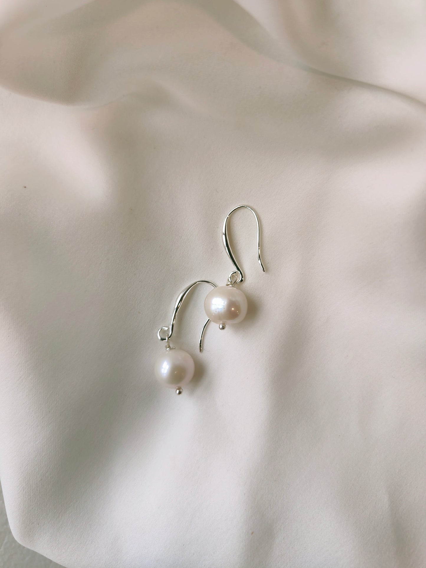 BETINA - Pearl drop earrings - Silver