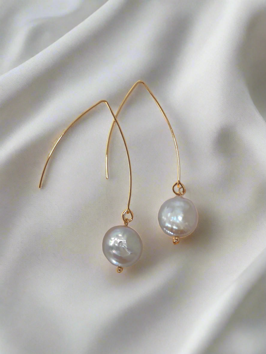 FAYE - Óir & fionnuisce Pearl Drop Bridal Earrings