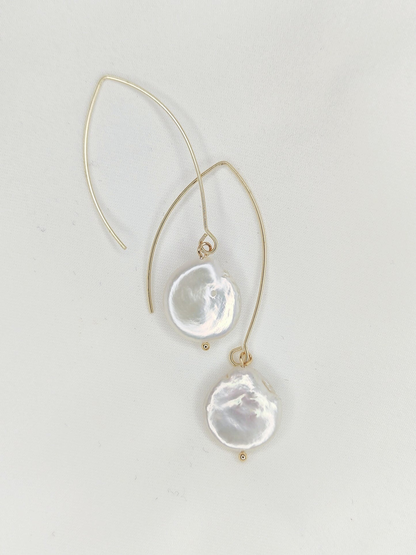 FAYE - Óir & fionnuisce Pearl Drop Bridal Earrings