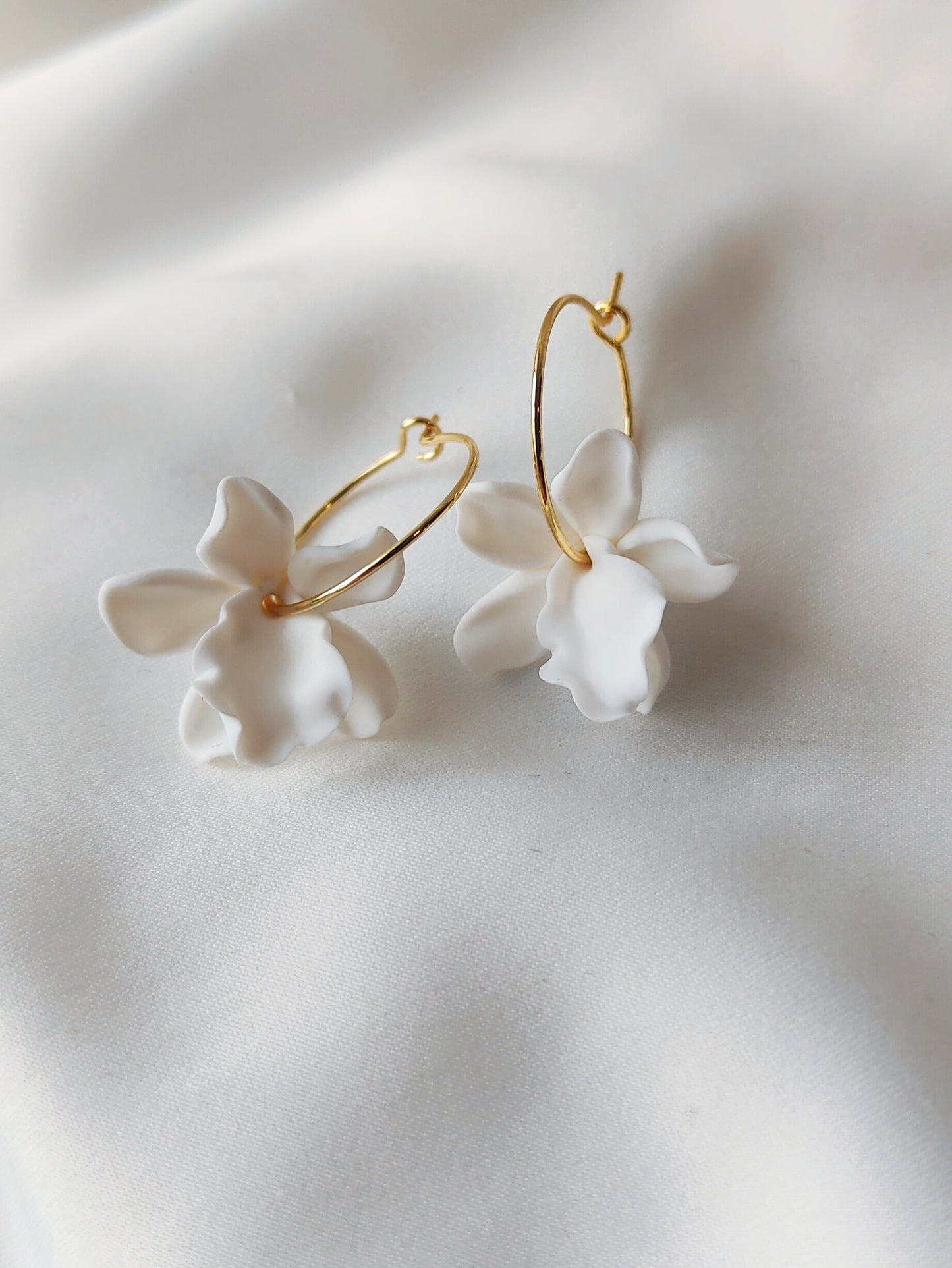 Lannan - Floral Hoop Bridal Earrings