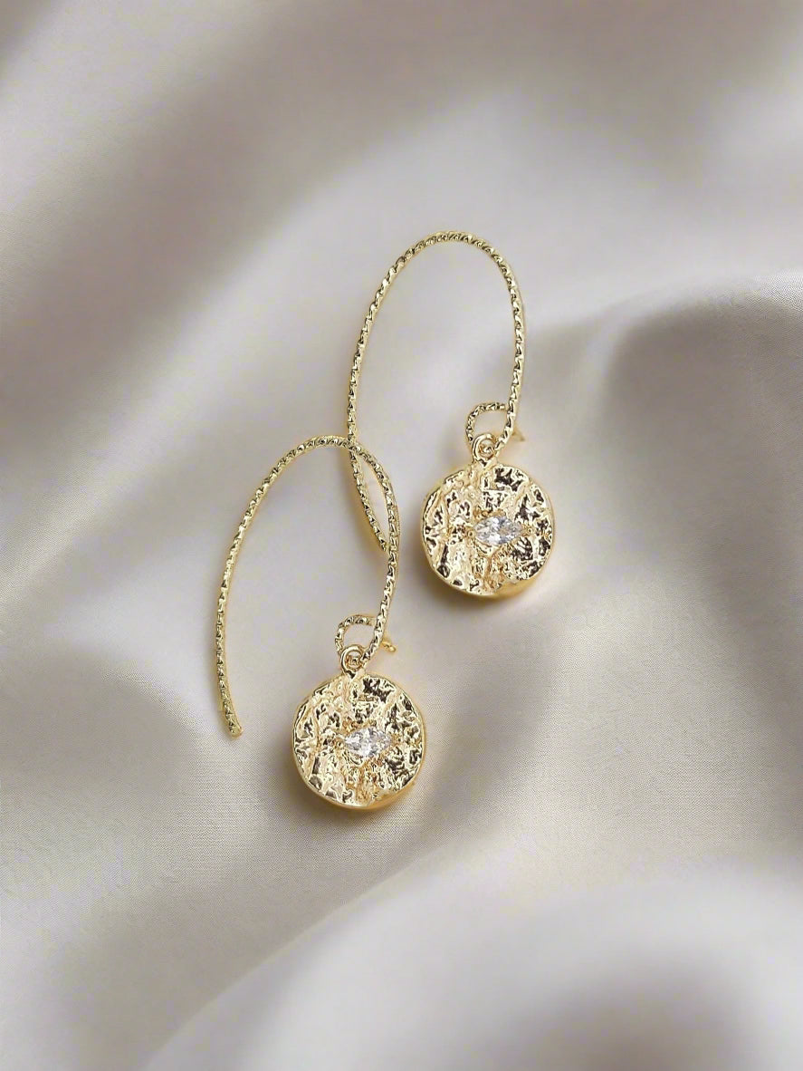 AUNA - Gold Drop Drop Earrings