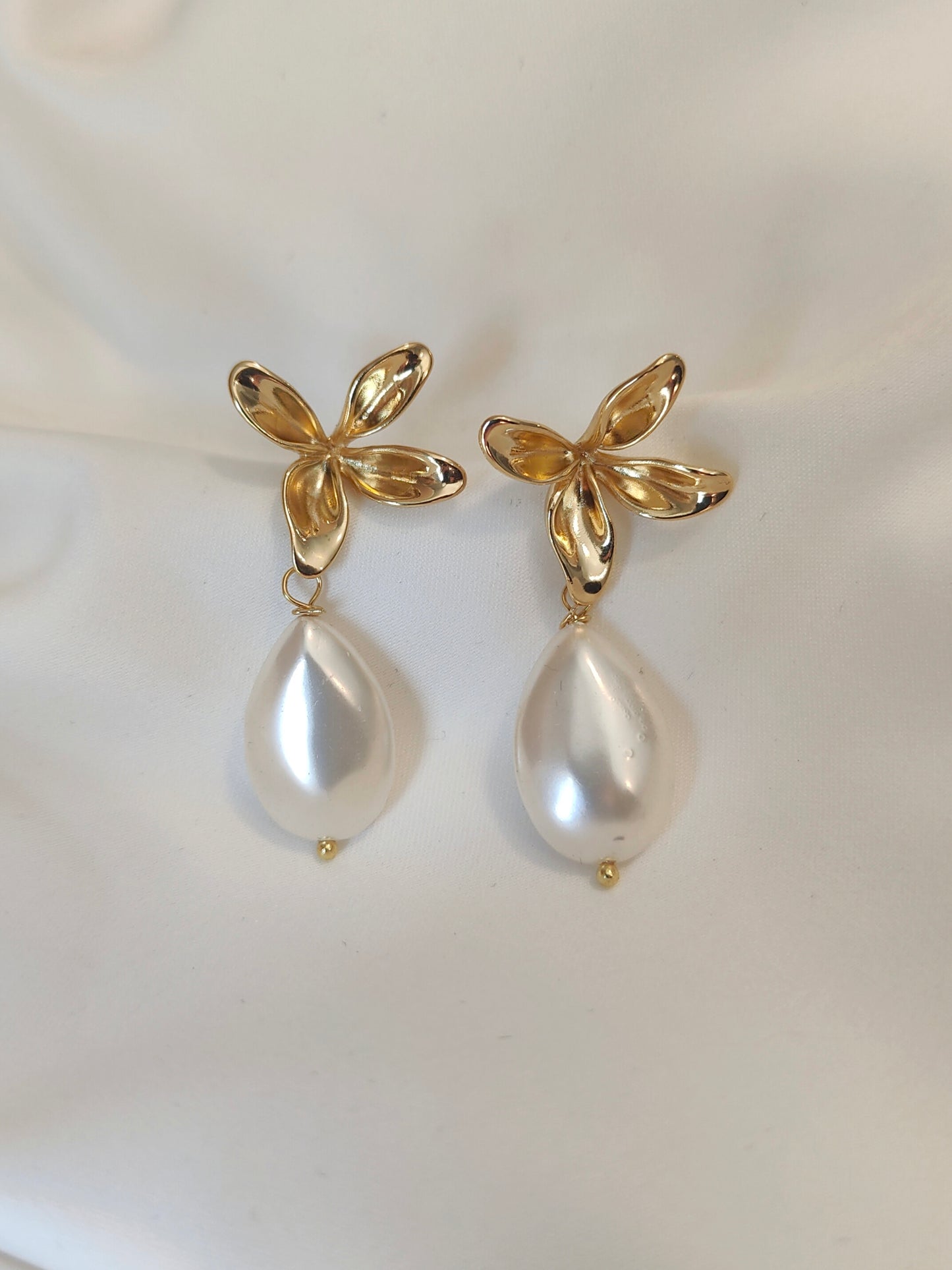 OPHELIA - Ráiteas Earring Bridal Pearl & Gold