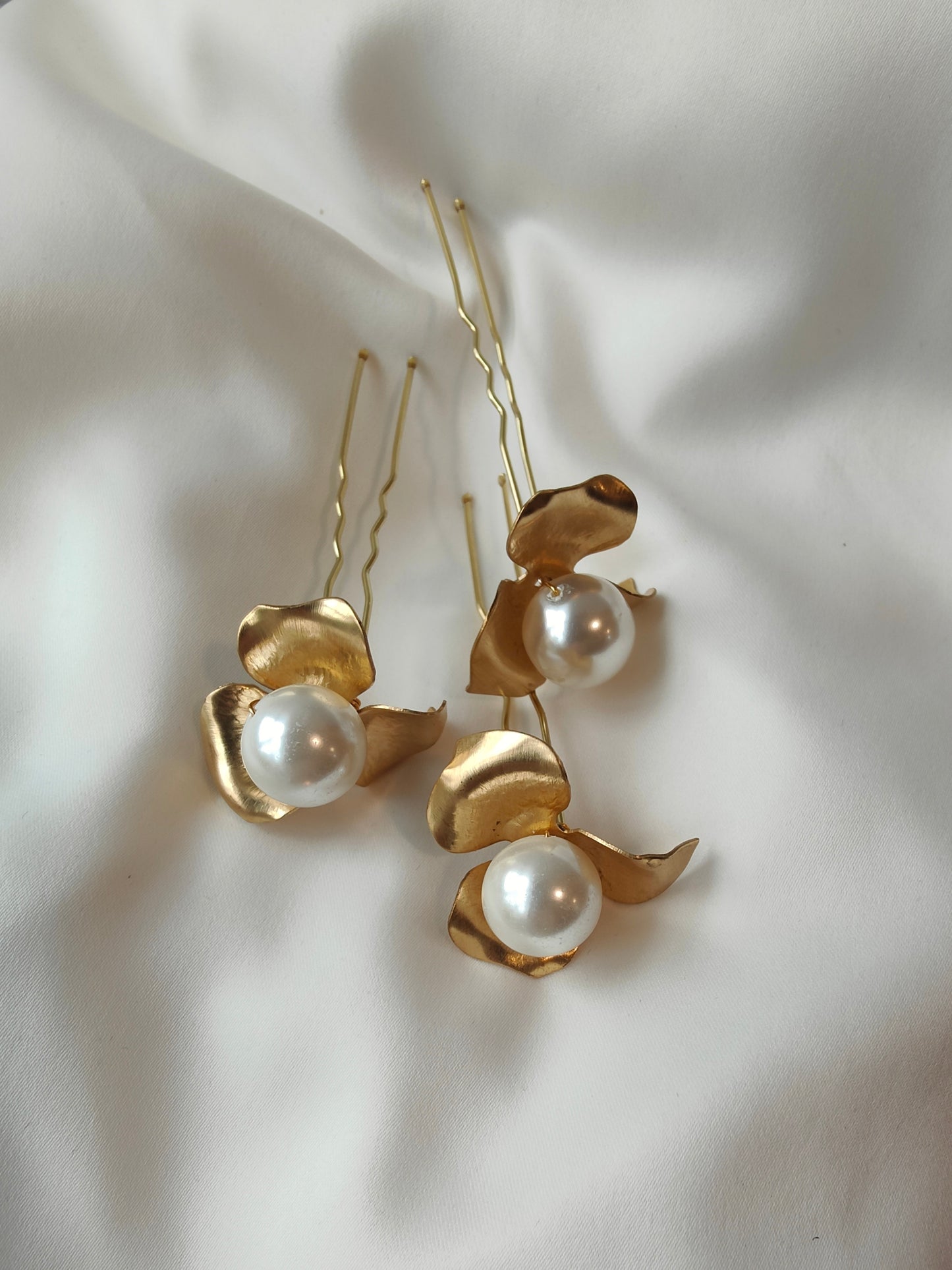 SOPHIA - Gold Flower Pin Set