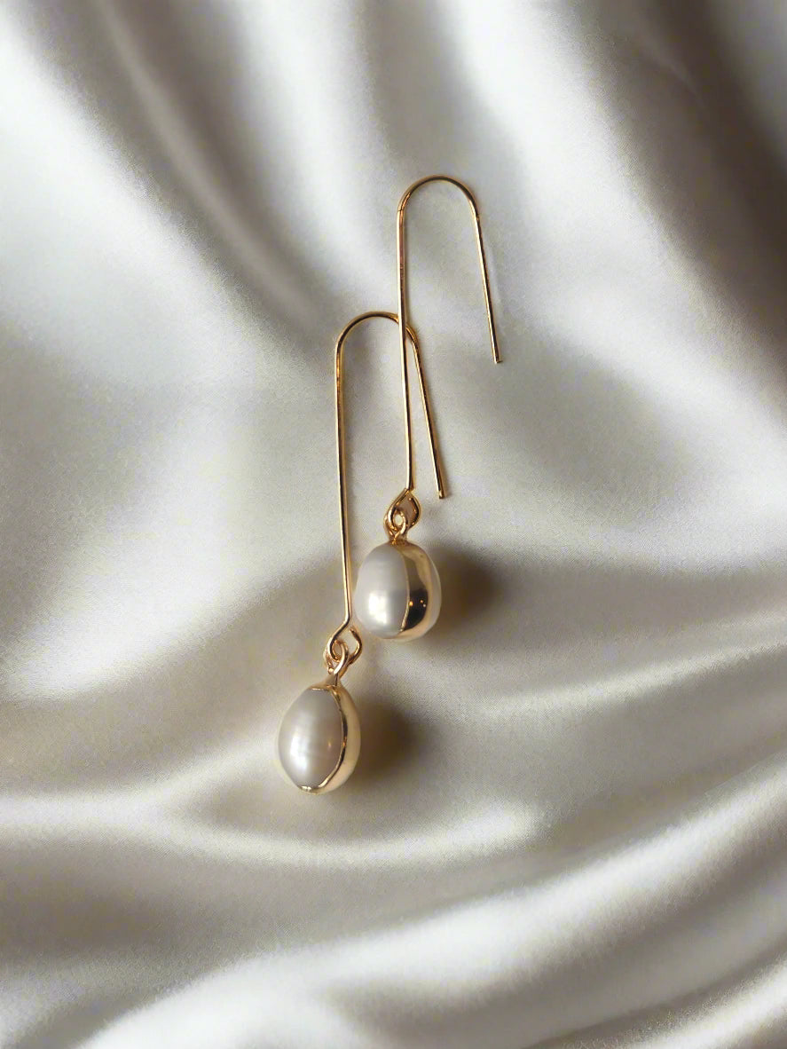 ANDI - Statement Pearl Earrings