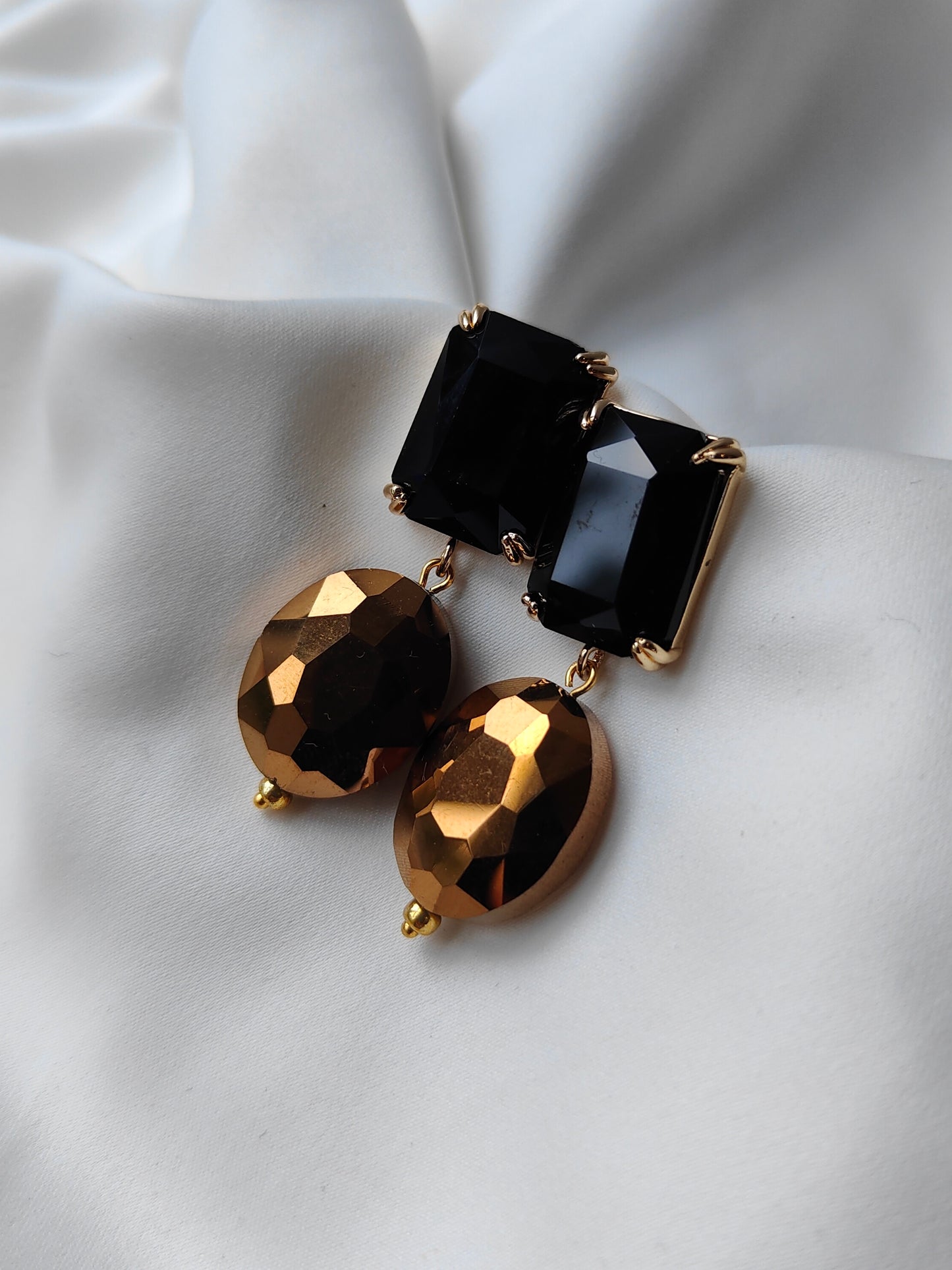 Statement Gem Earring - Black / Bronze