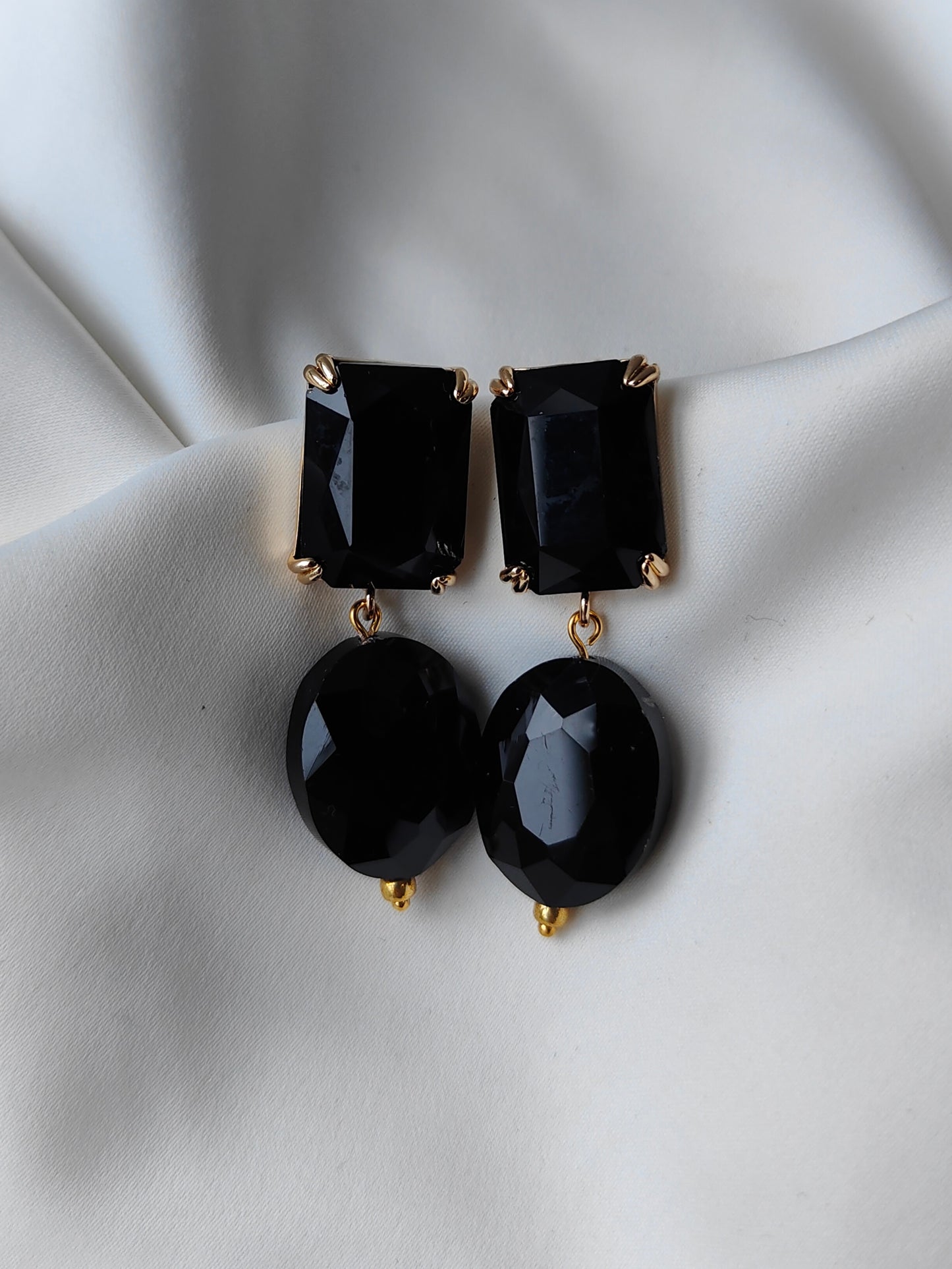 Statement Gem Earring - Black