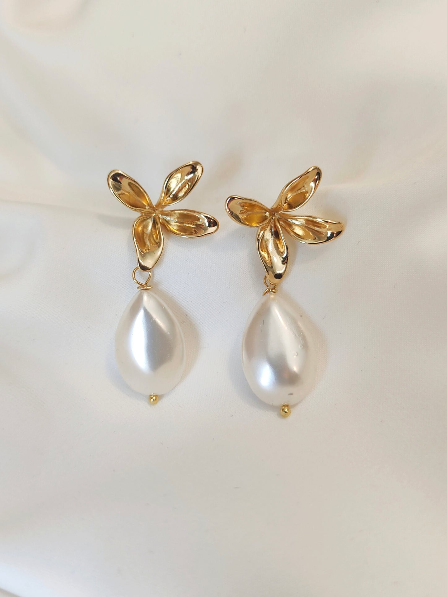 OPHELIA - Ráiteas Earring Bridal Pearl & Gold