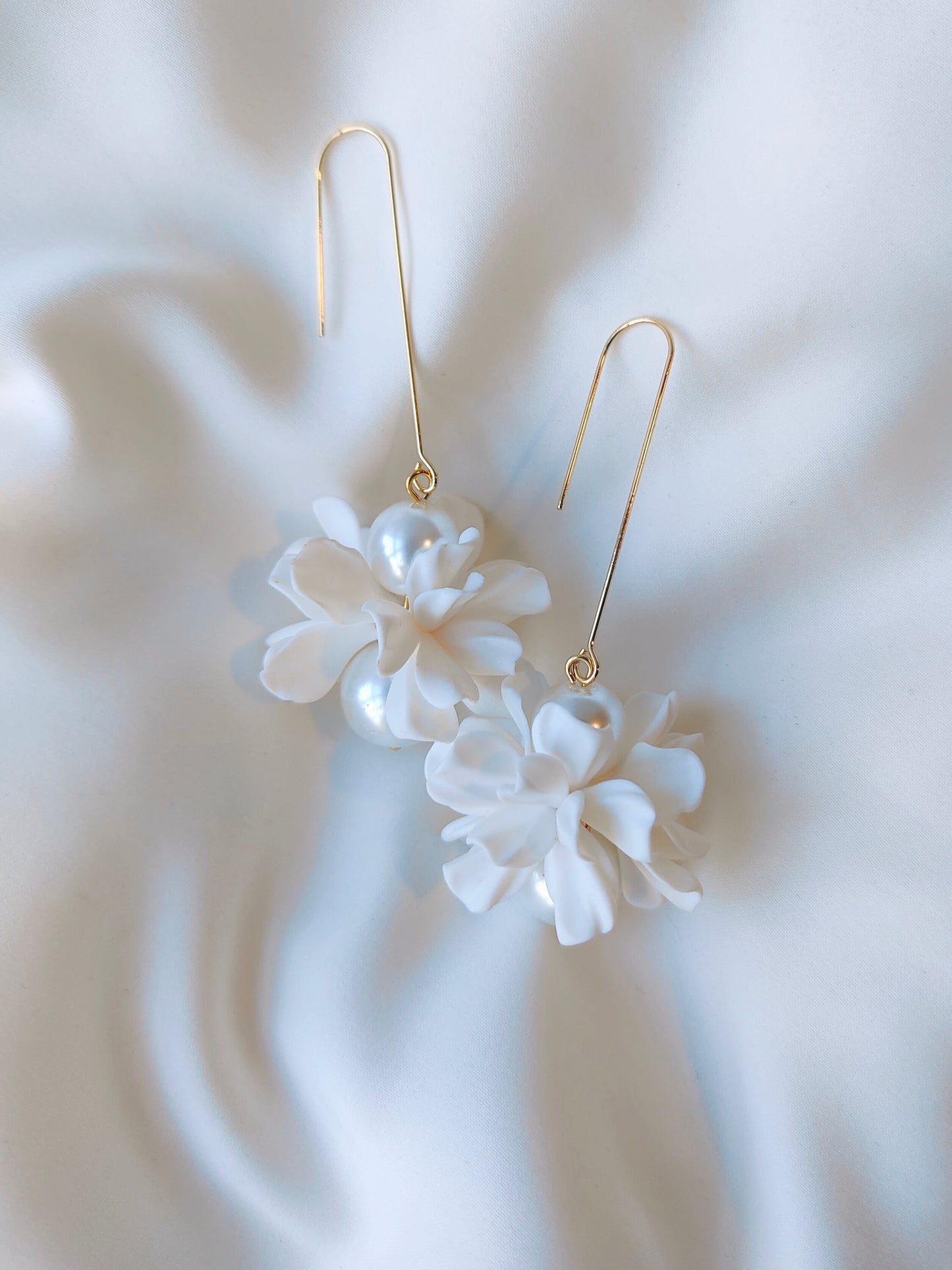 DELILAH - Floral and Pearl Bridal Earrings