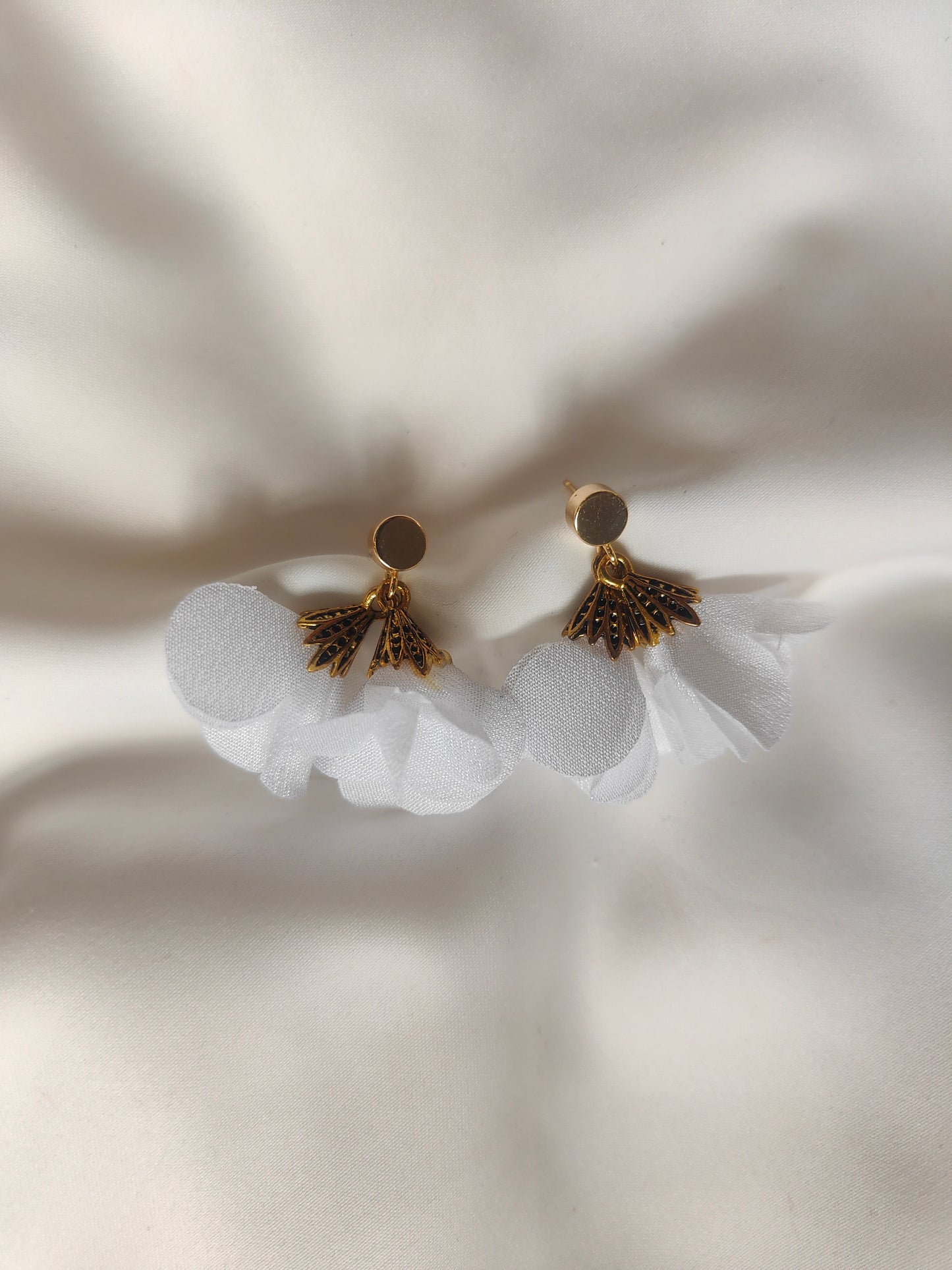 Fleur Earrings - White