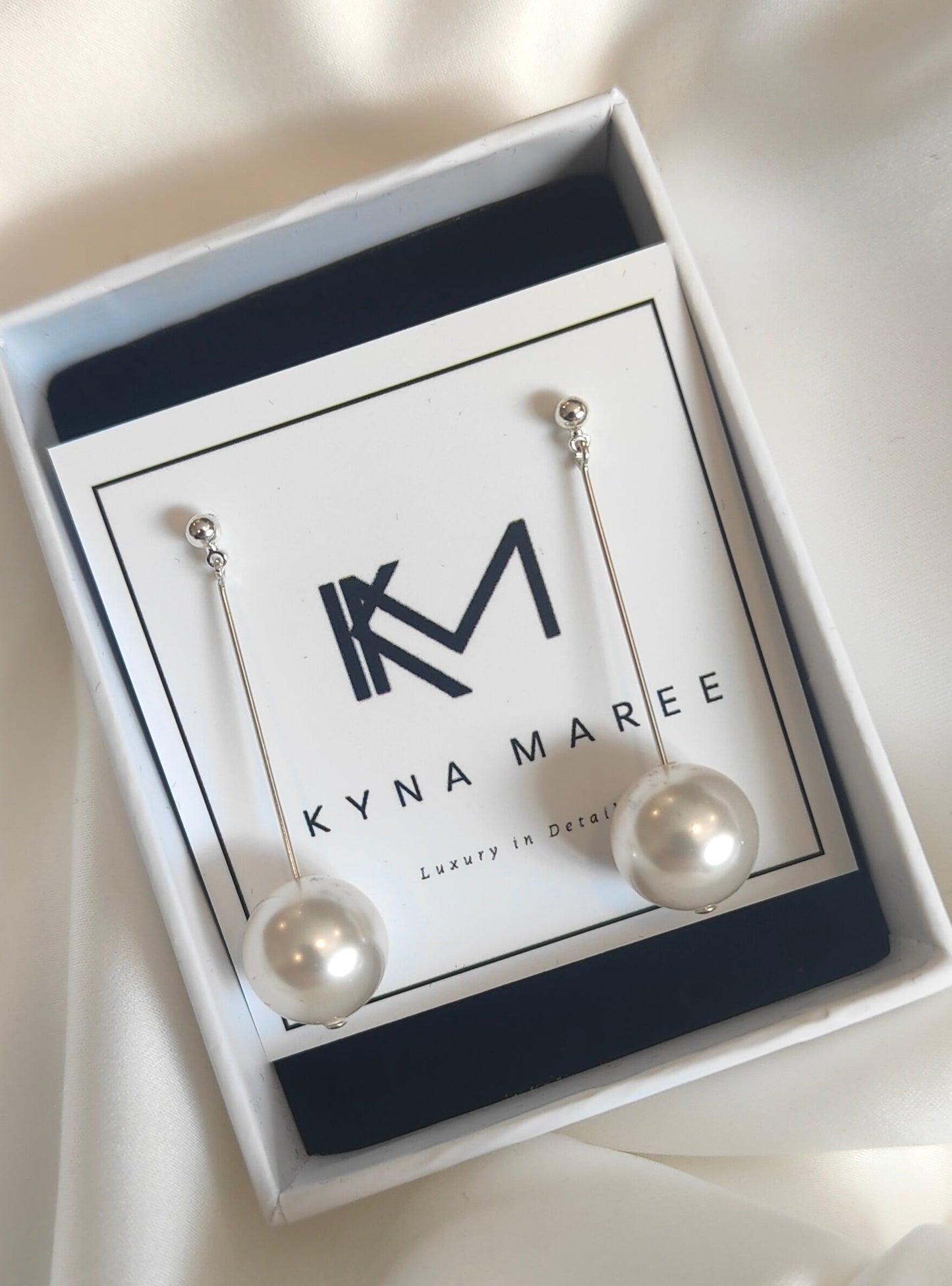 AUDREY - Silver Statement Pearl Earrings