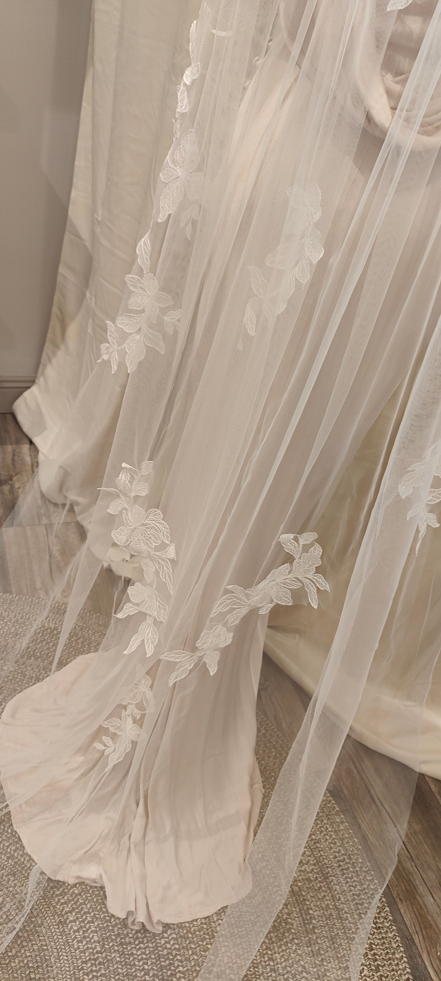 SOPHIA- Scattered floral lace applique veil