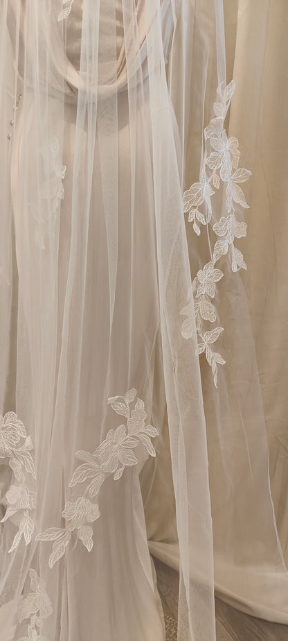 SOPHIA- Scattered floral lace applique veil