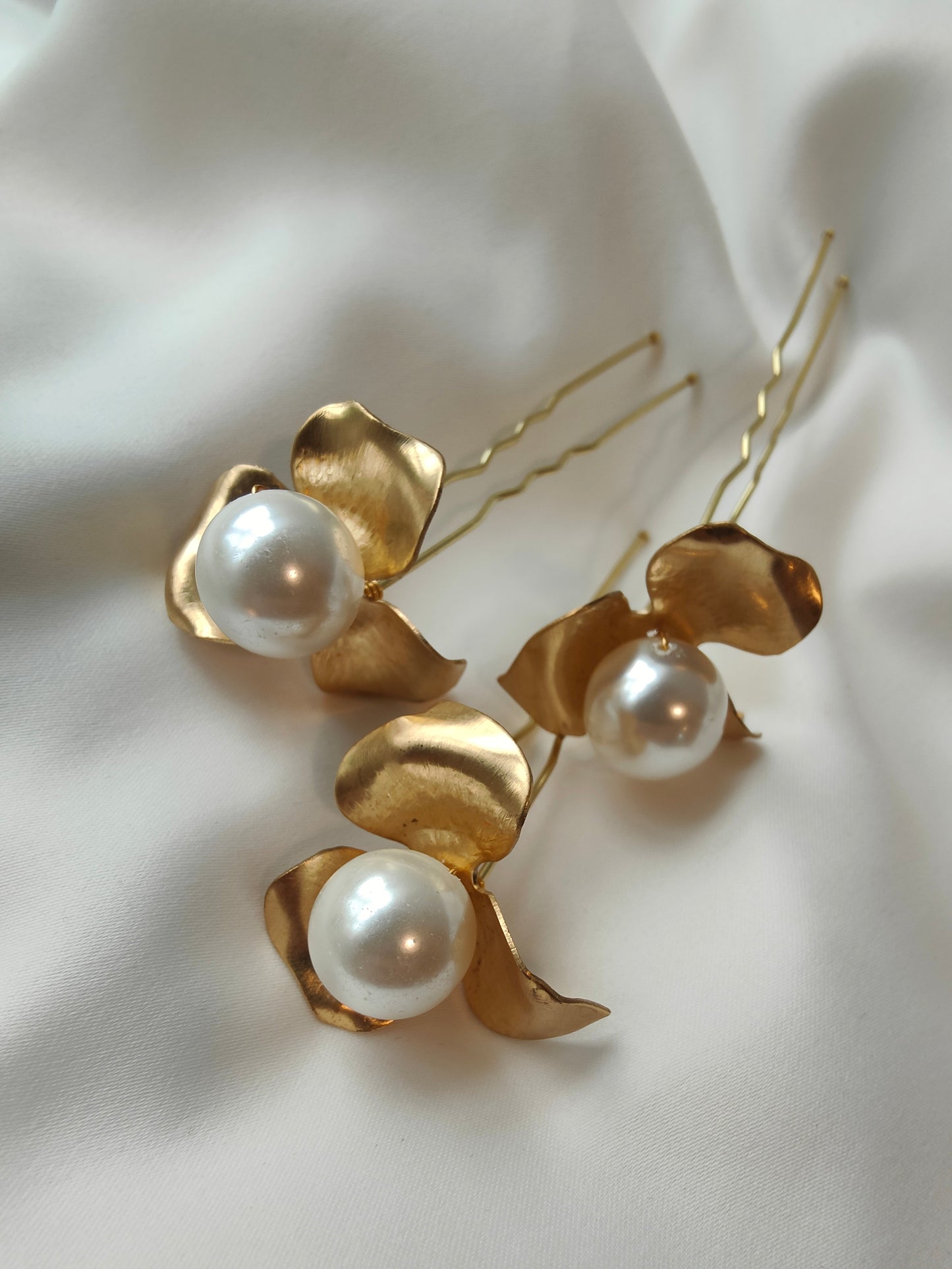 SOPHIA - Gold Flower Pin Set