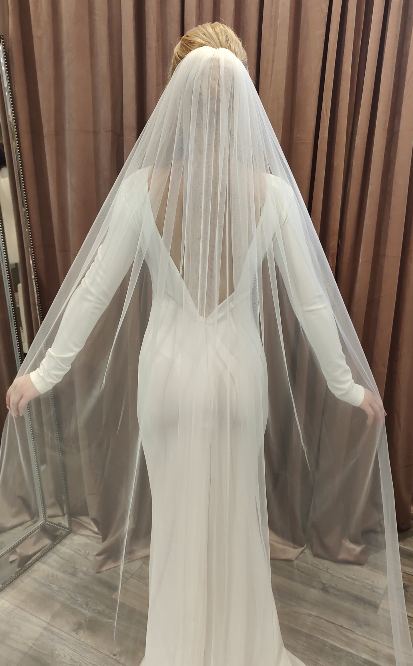 GRAINNE Two-Tier Sheer Tulle Veil