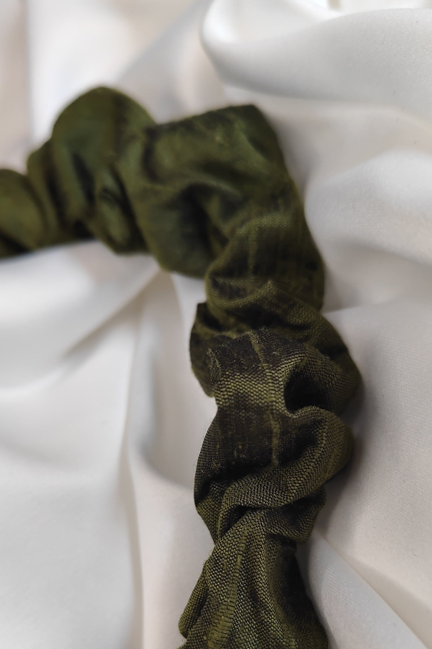 Olive Green Petite Ruffle Headband - ☘ DEARADH NA HÉIREANN