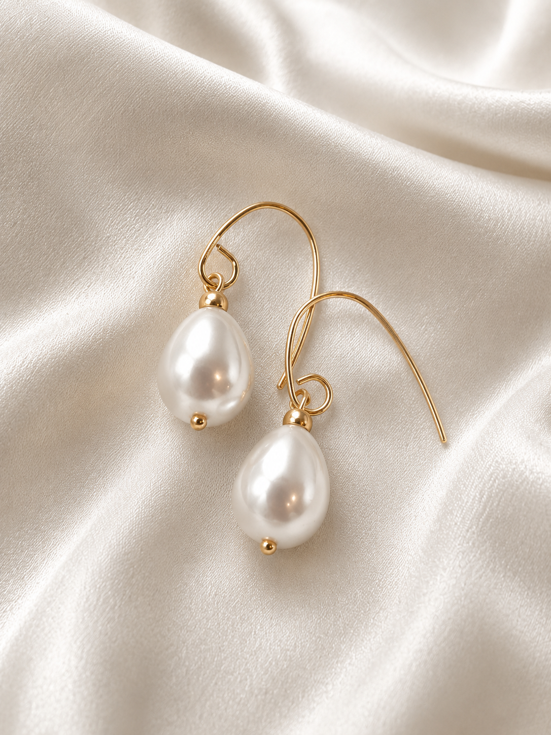 DAVINA - Pearl & Gold drop earring