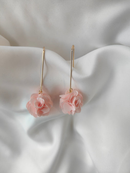 Georgia - Floral drop earrings - Gently Pink