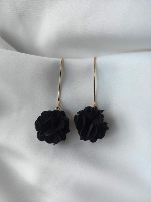 Georgia - Floral drop earrings - Black