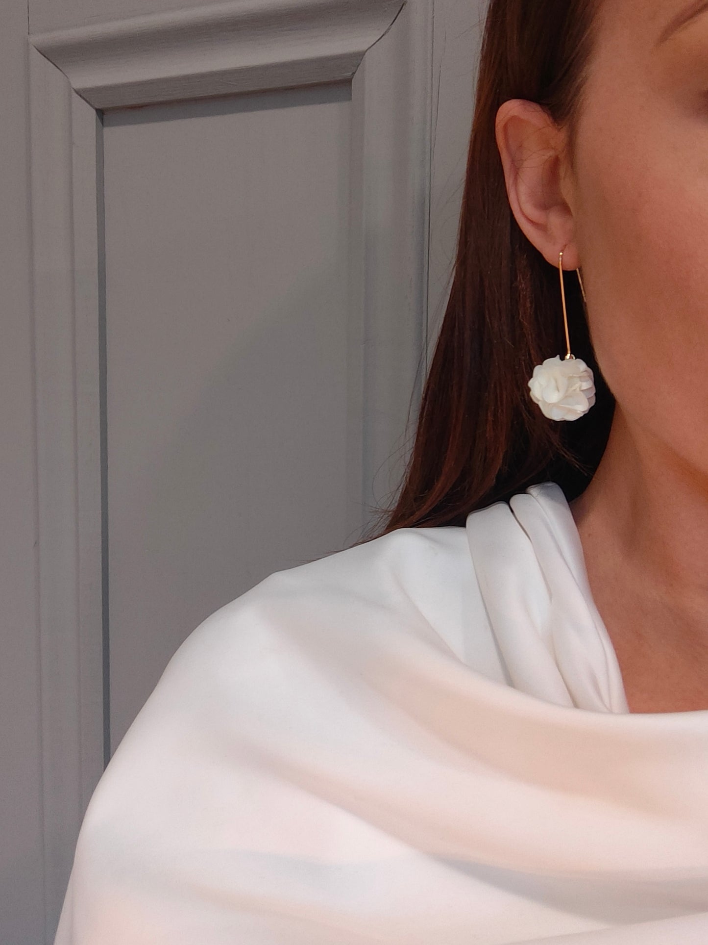 Georgia - Floral drop earrings - Ivory