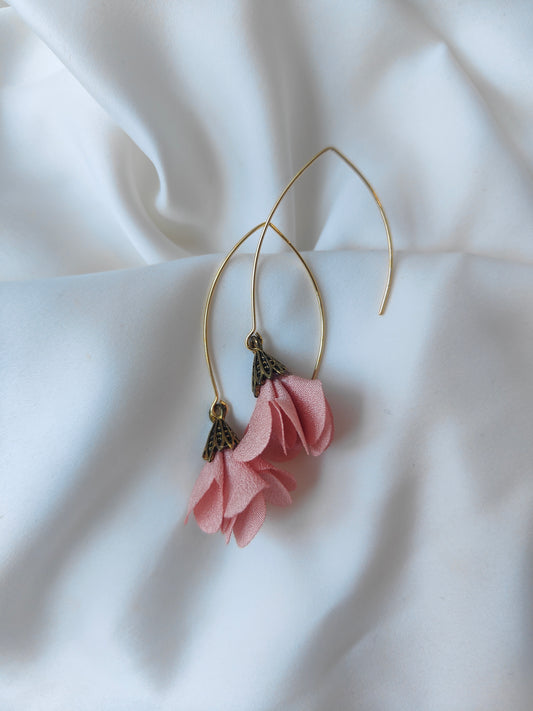(Copy) Jenni - Floral drop earrings - Peachy