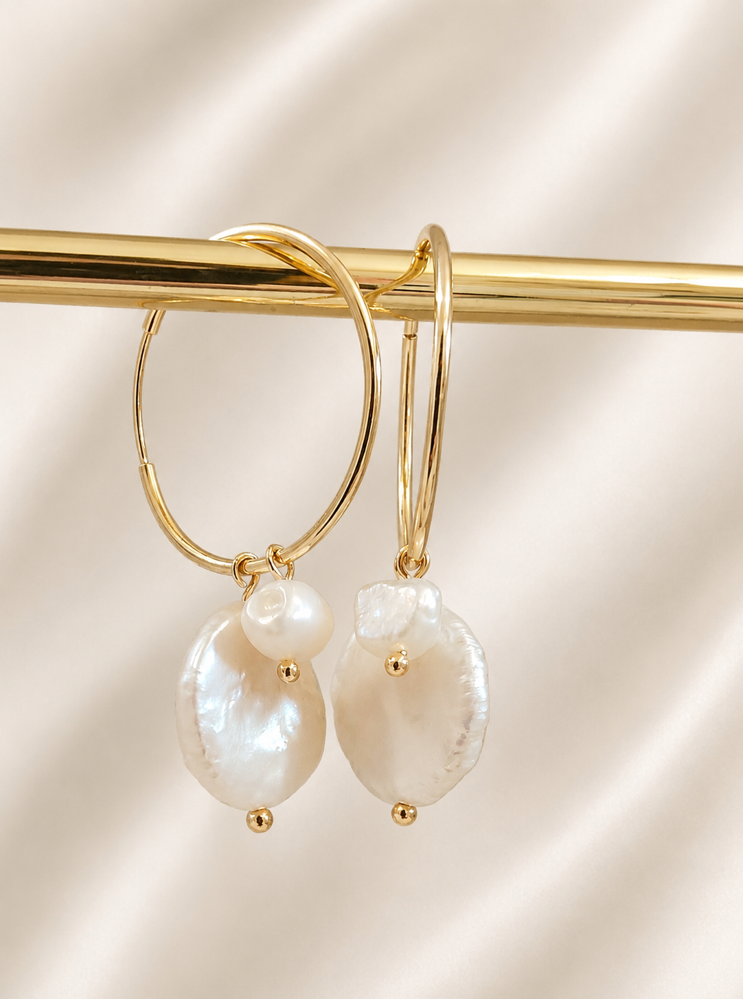 GRETCHEN - Cluaise Bridal Hoop Pearl Nádúrtha