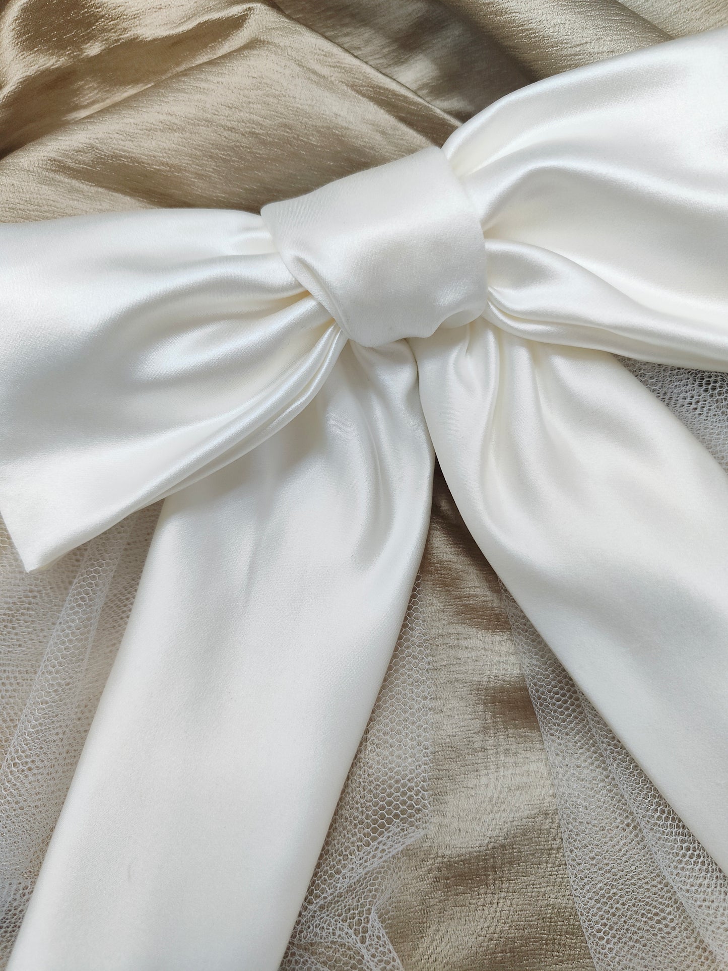 BEAU - Satin Bridal Bow Alternative Veil