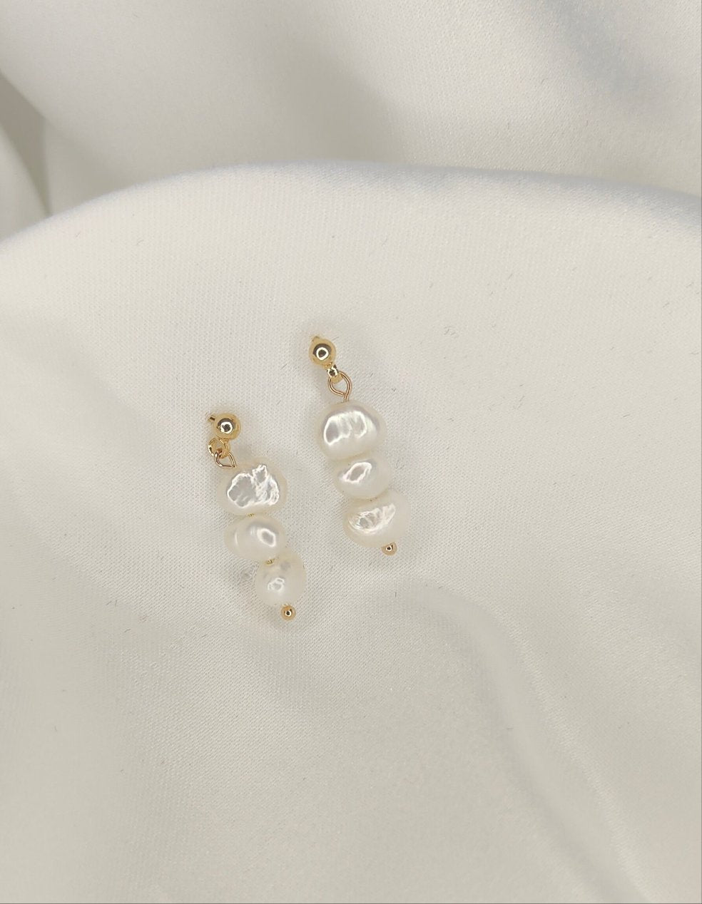 MEGHAN - Pearl Drop Bridal Earrings