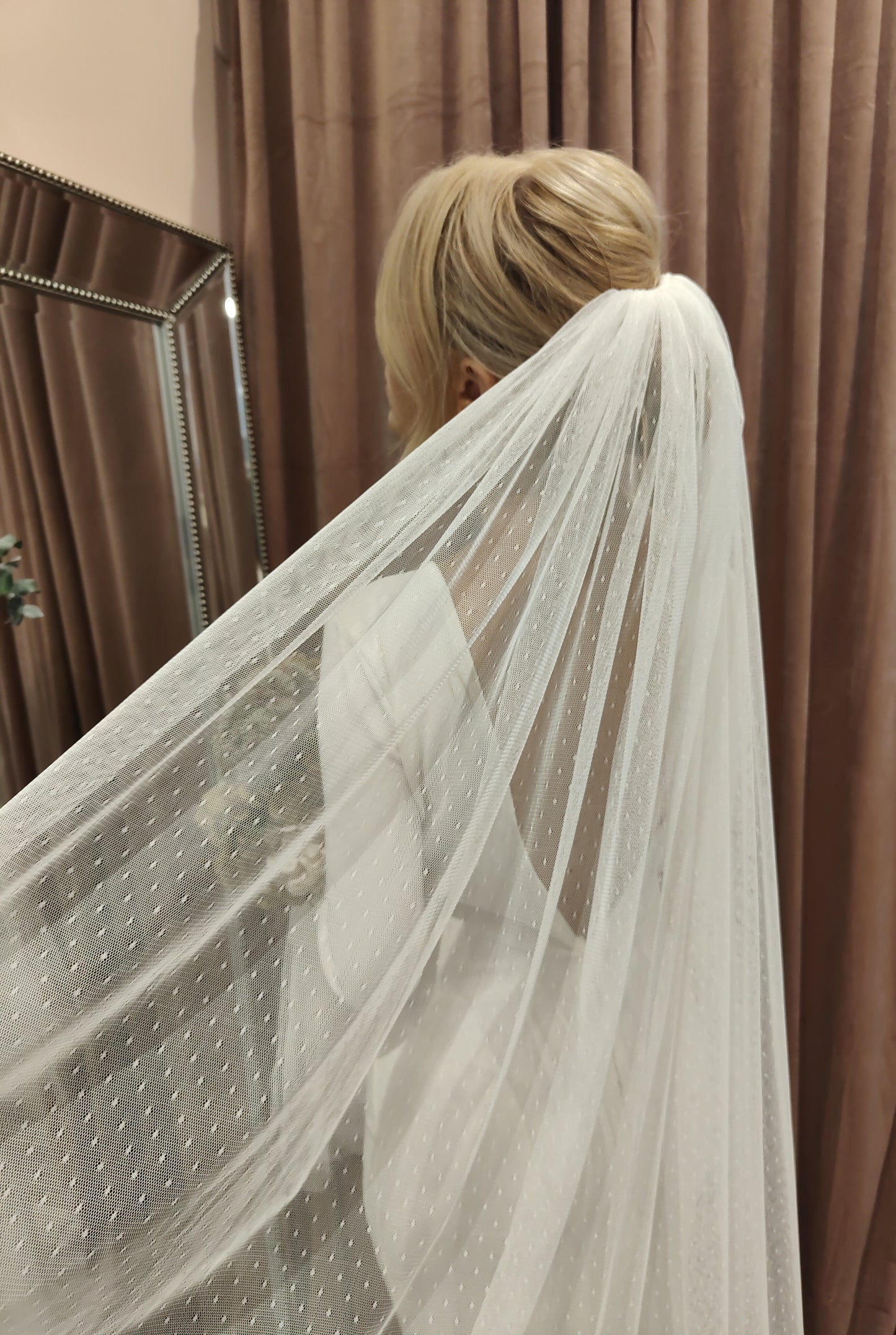 DOROTHY - Polka Dot Wedding Veil