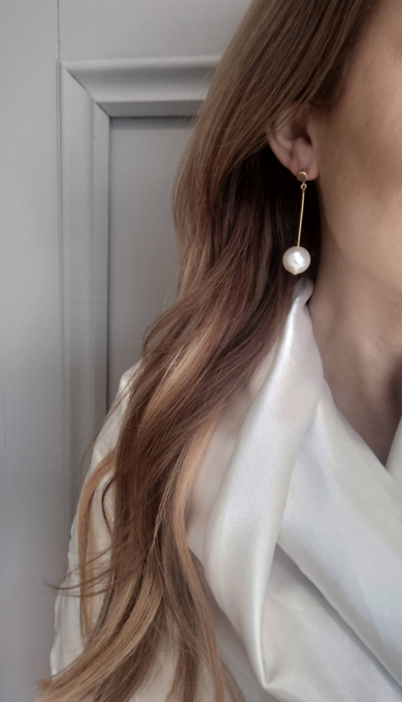 AUDREY - Statement Pearl Earrings