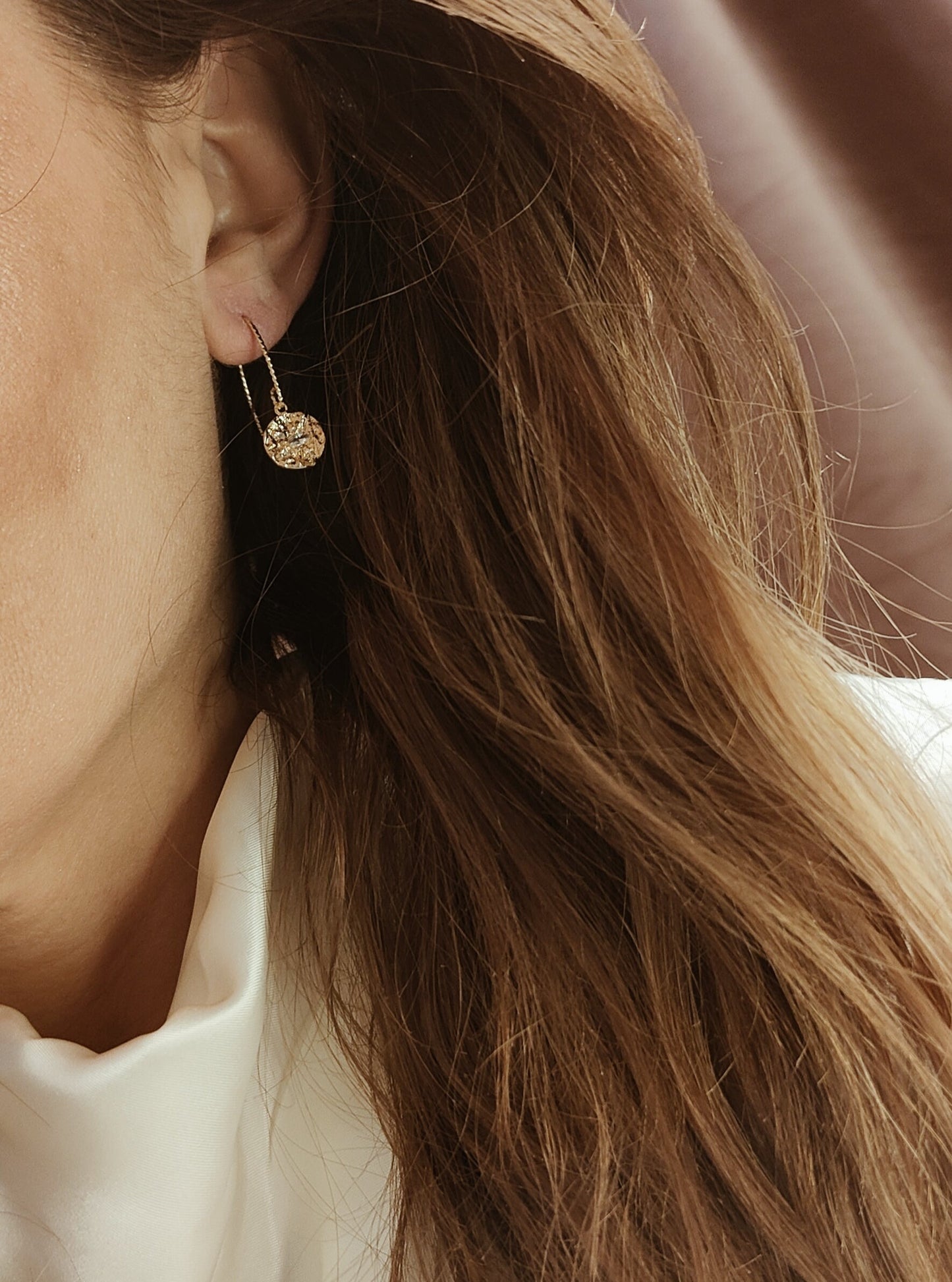 AUNA - Gold Drop Drop Earrings