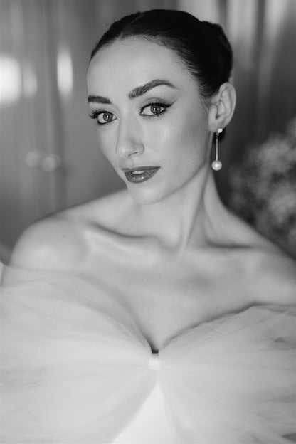 AUDREY - Statement Pearl Earrings