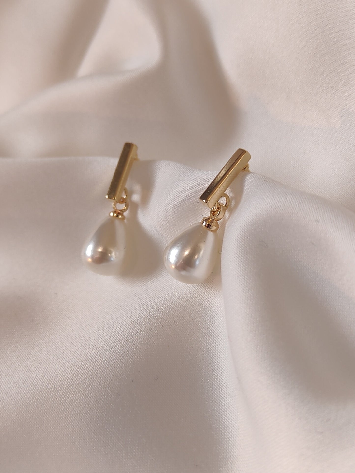PEROLA - Pearl Drop Bridal Earrings