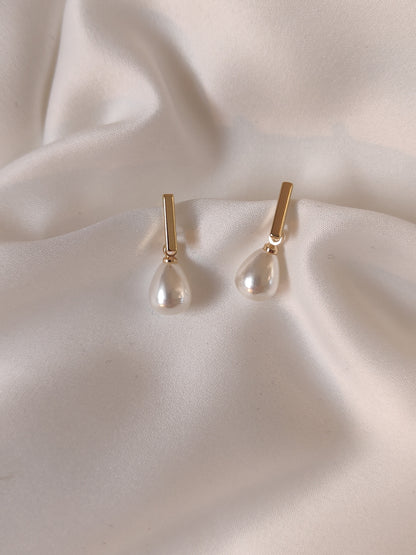 PEROLA - Pearl Drop Bridal Earrings