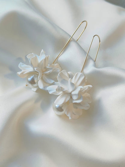 DELILAH - Floral and Pearl Bridal Earrings