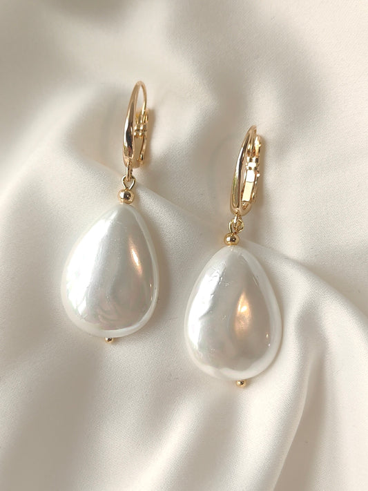 BELLA - Pearl Drop Earrings