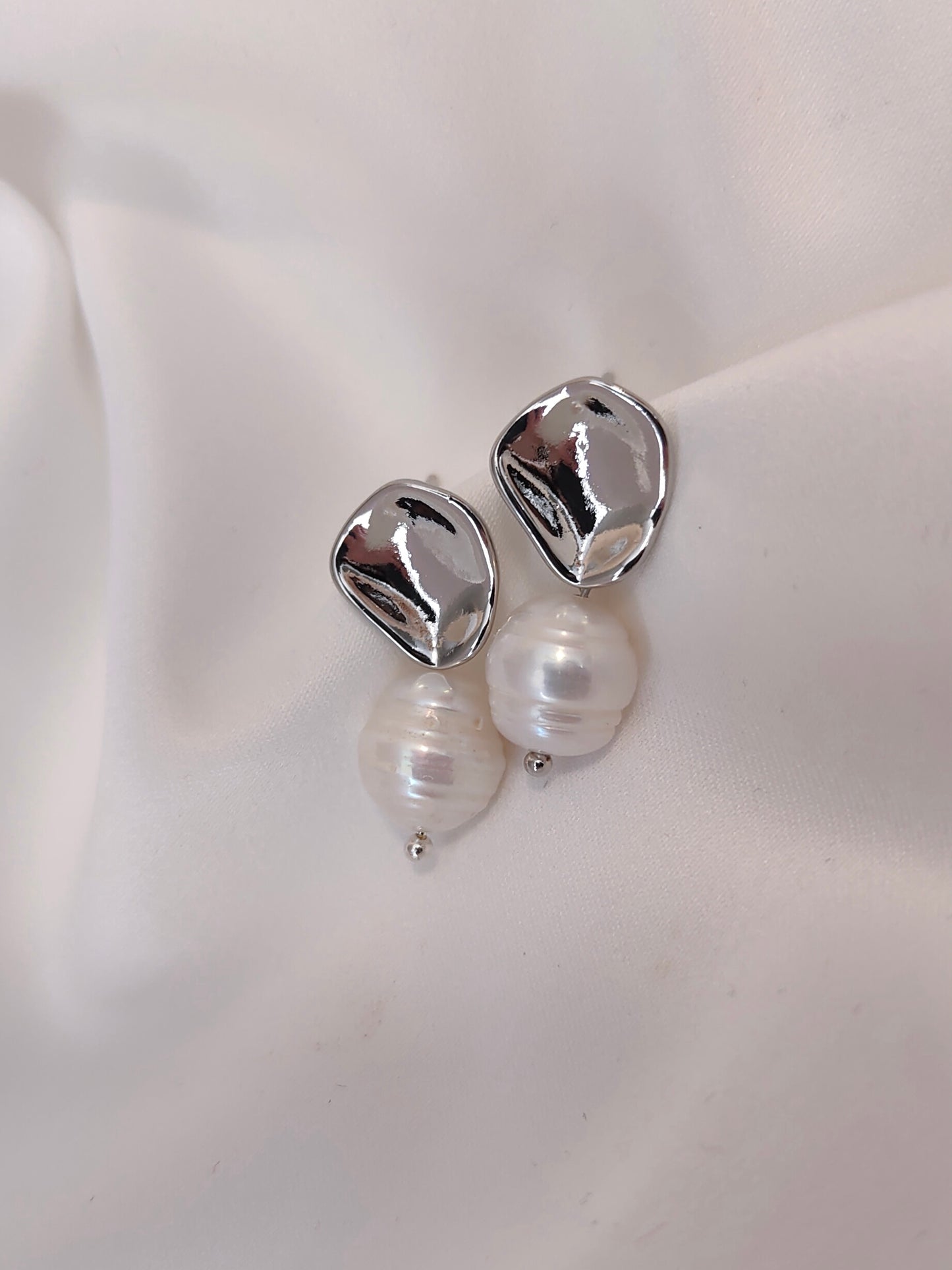 MOLLY - Statement Pearl & Silver Bridal Earrings