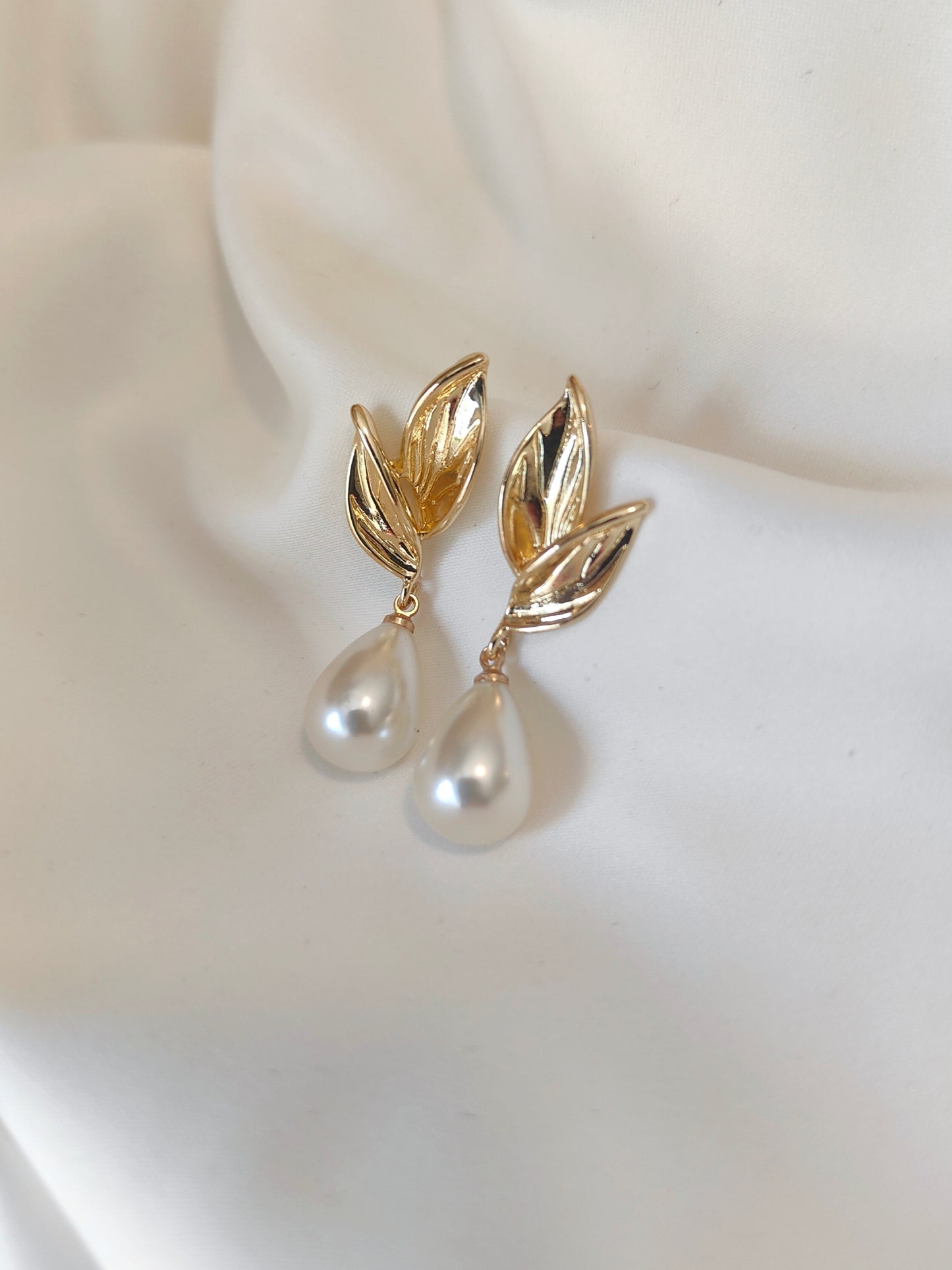 OPHELIA - Ráiteas Earring Bridal Pearl &amp; Gold