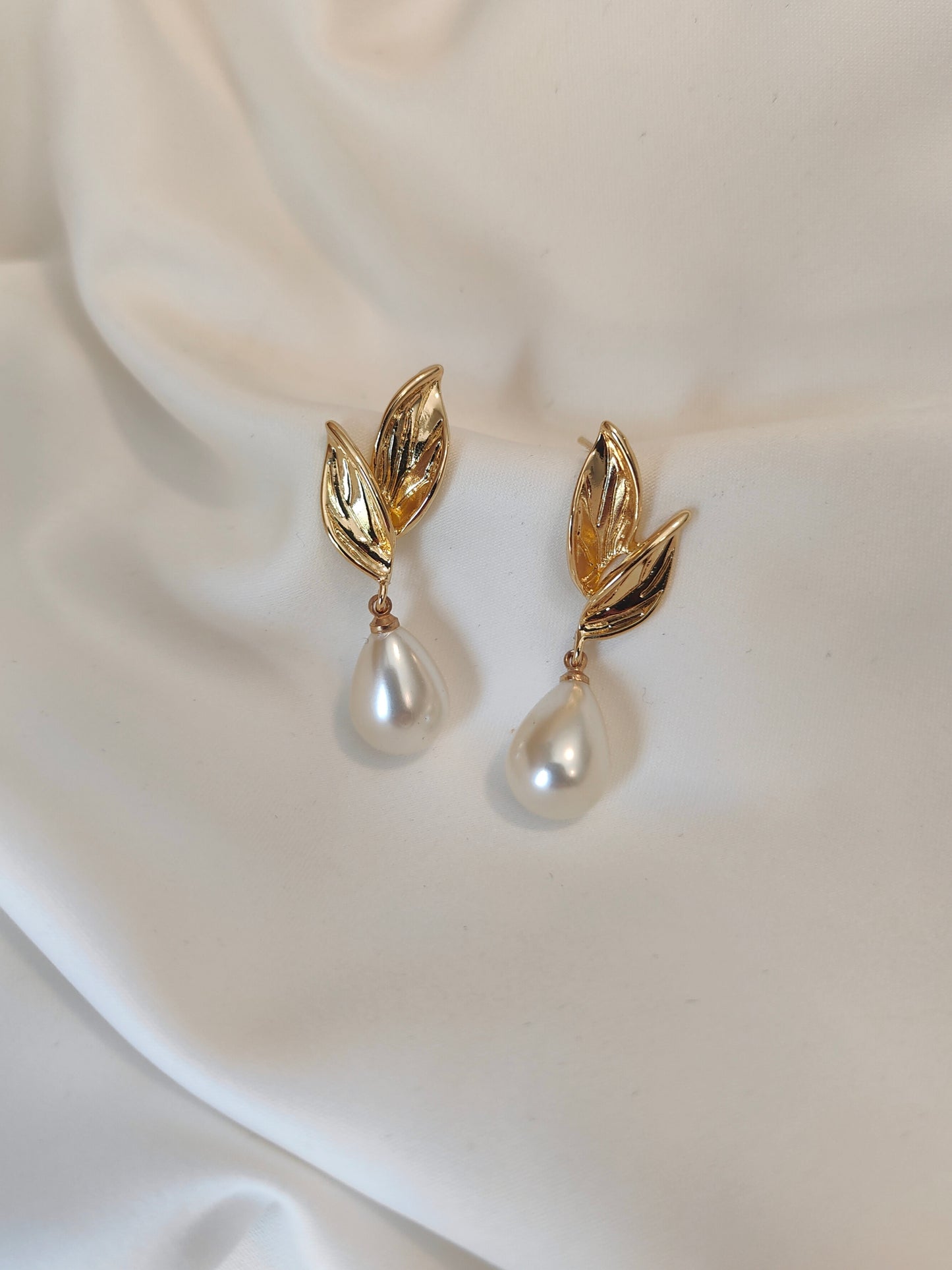 OPHELIA - Ráiteas Earring Bridal Pearl &amp; Gold