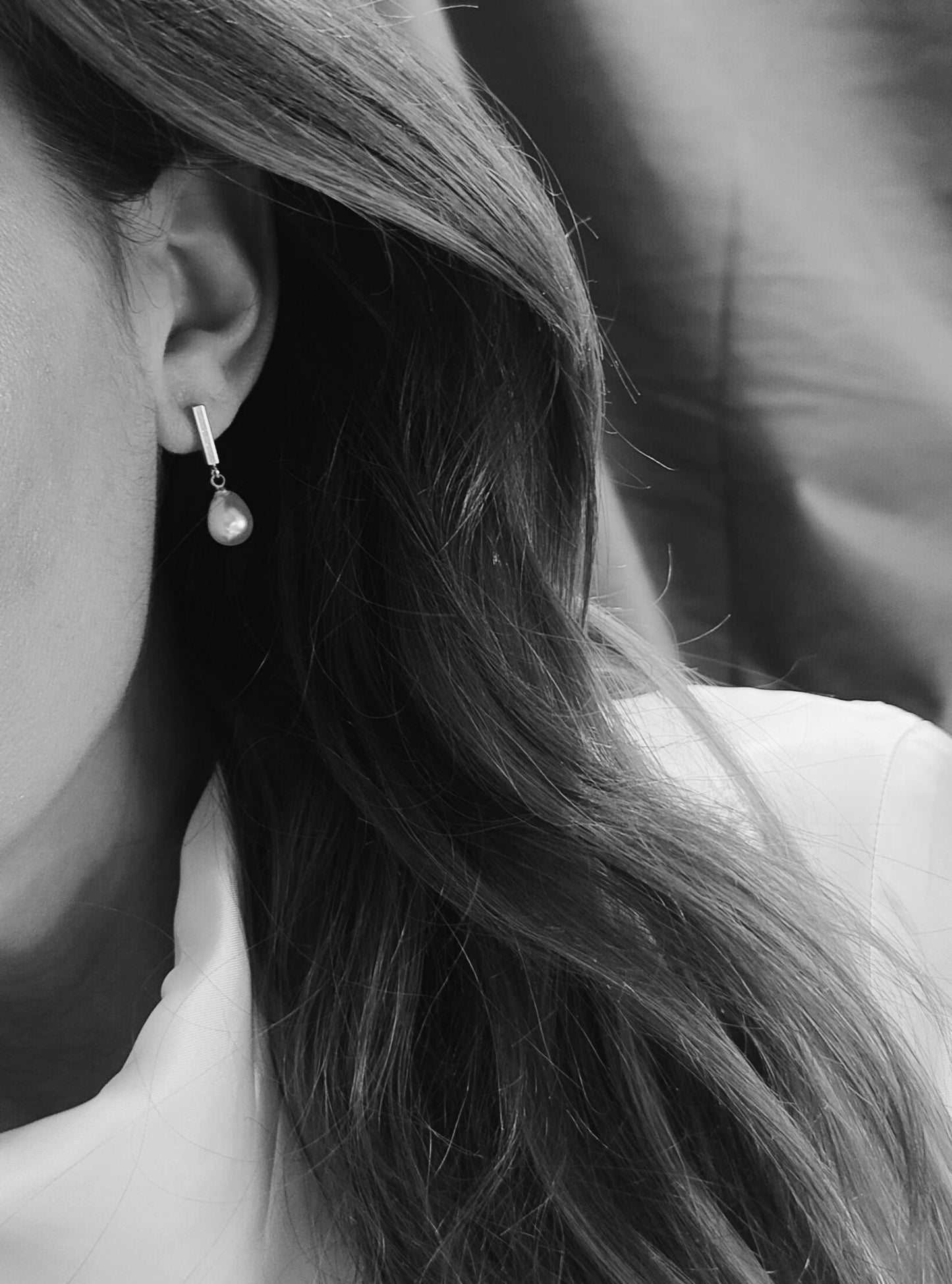 PEROLA - Silver & Pearl Drop Bridal Earrings