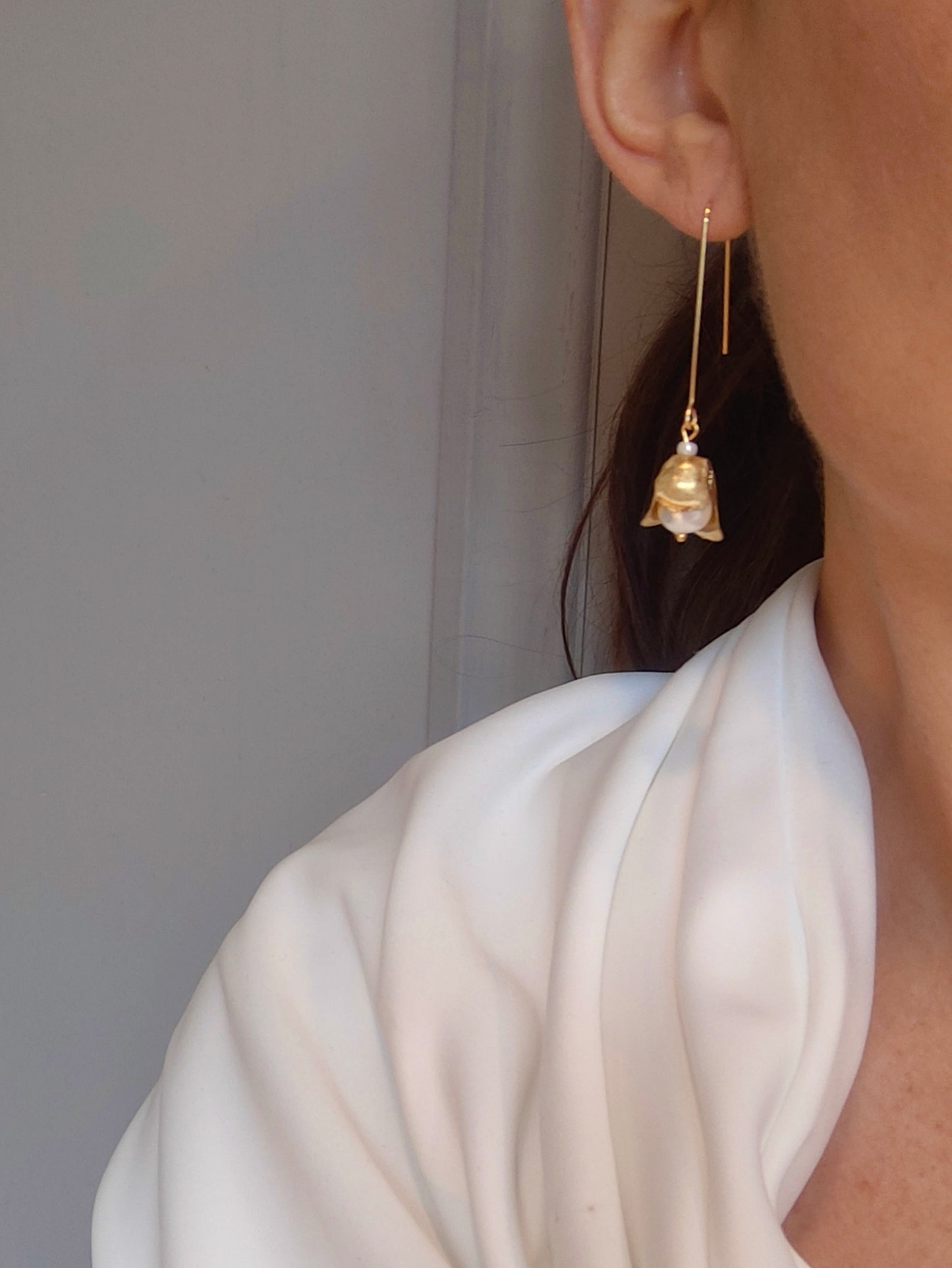 BLÁTH - Neamhlonrach Gold Pearl Drop Earrings