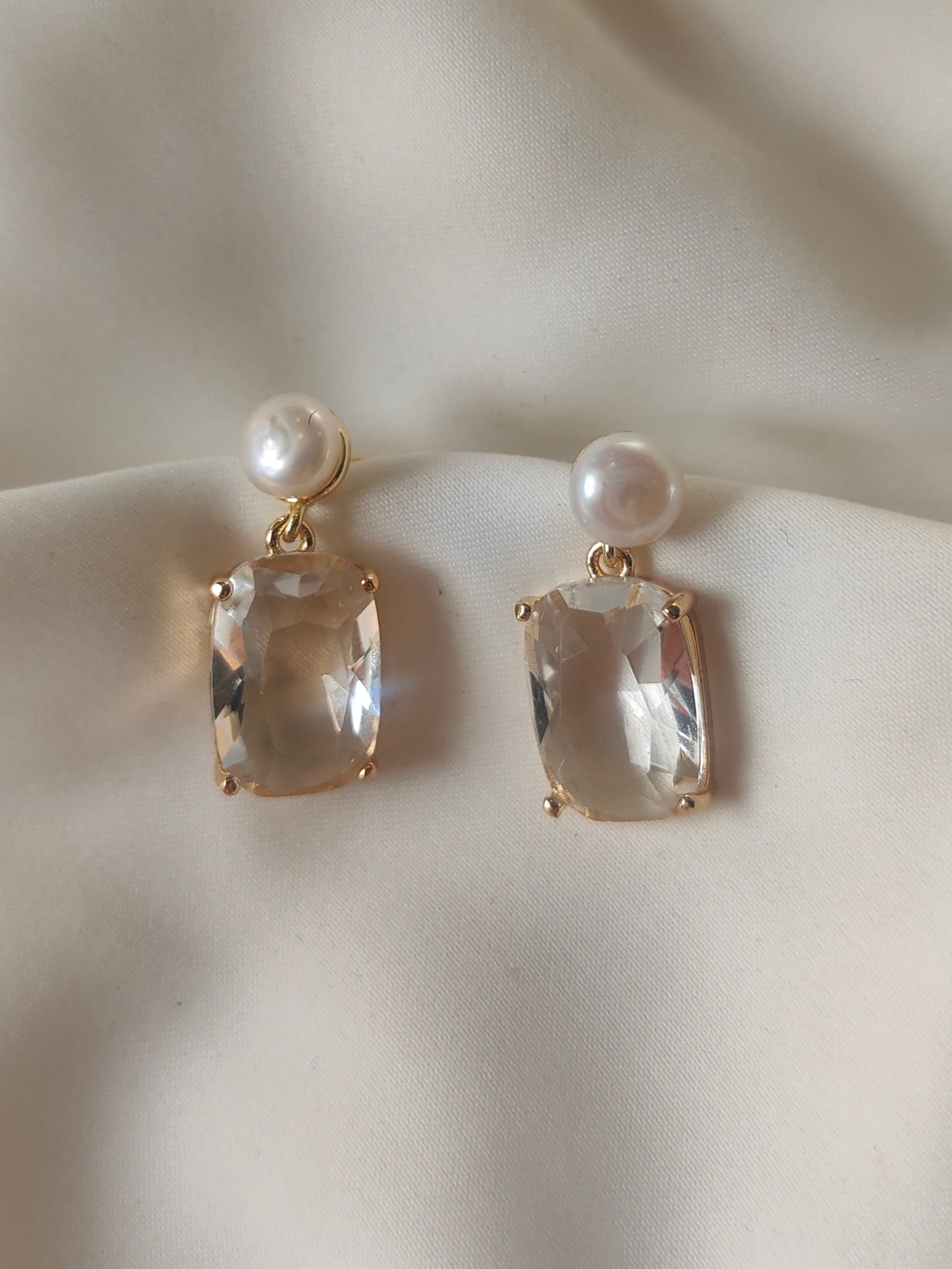 CHRISTINA - Classic Pearl & Crystal Bridal Earrings
