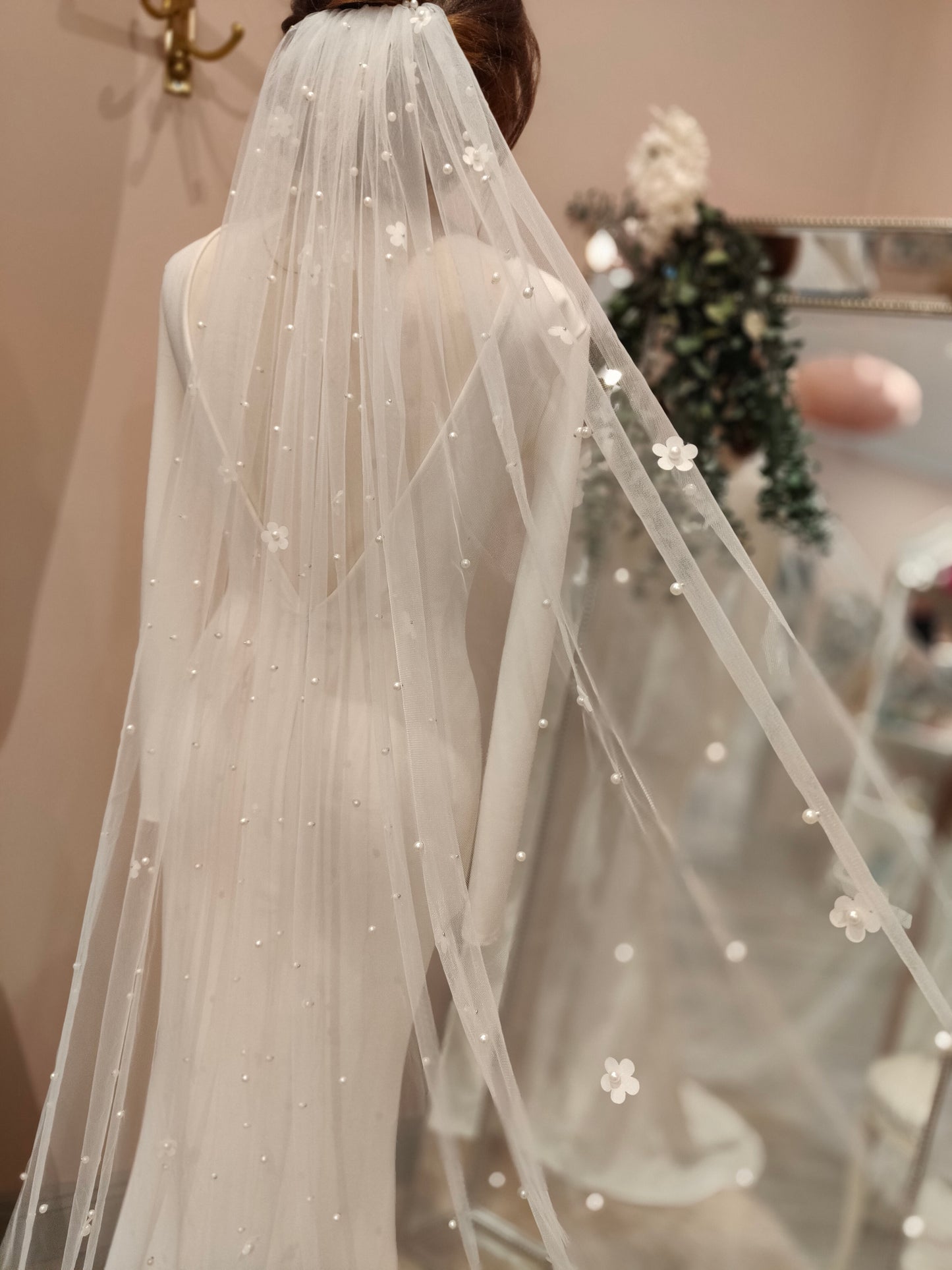 DAISY - Pearl & Petal Bridal Veil