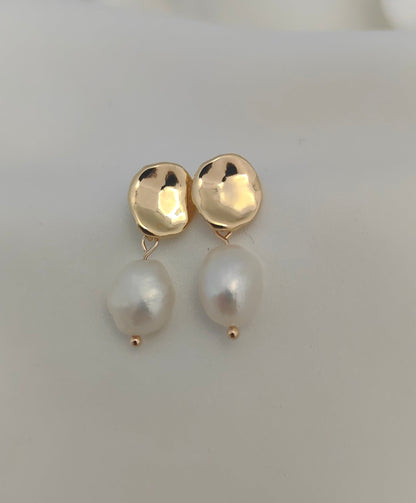MOLLY - Statement Pearl & Gold Bridal Earrings