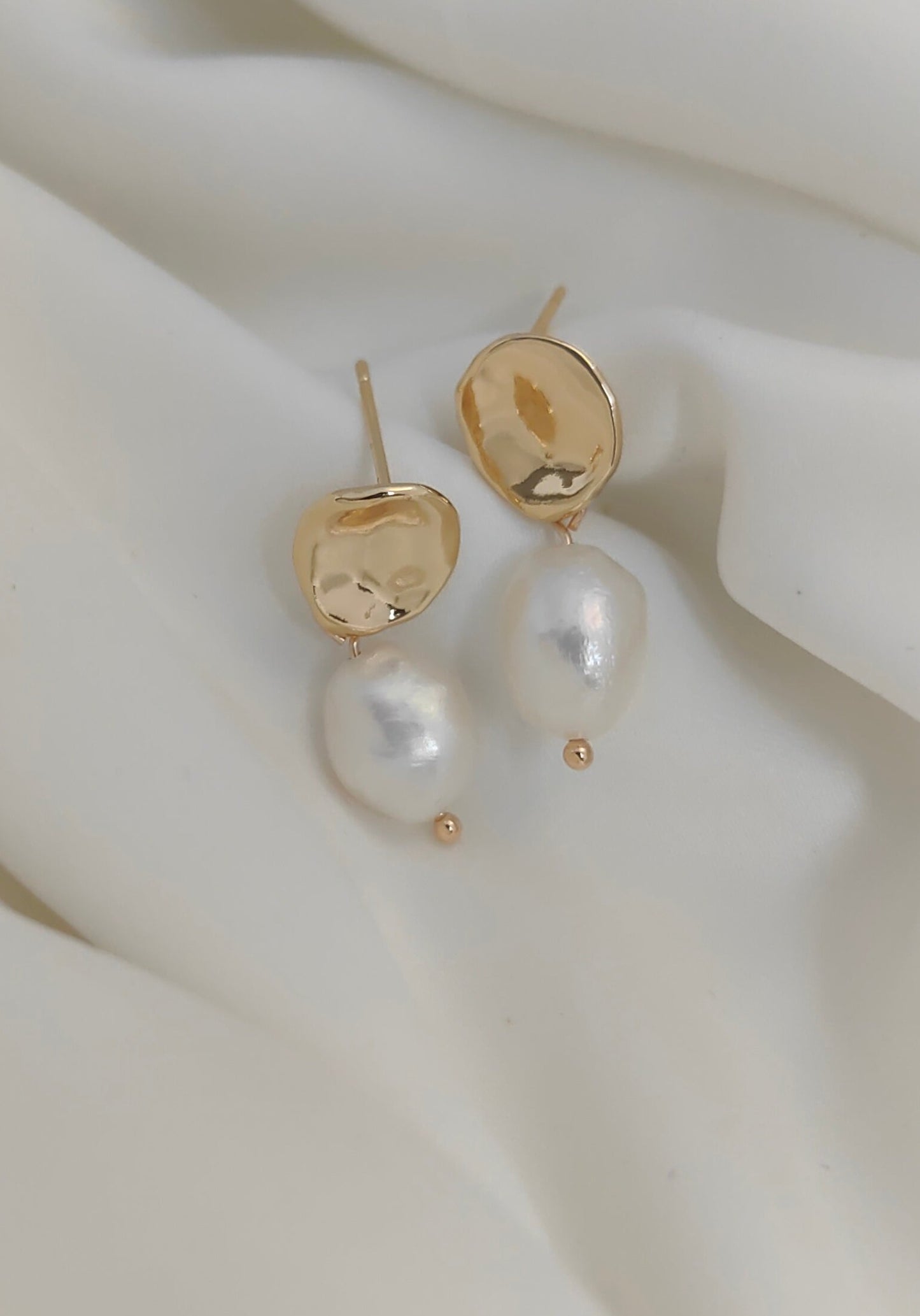 MOLLY - Statement Pearl & Gold Bridal Earrings