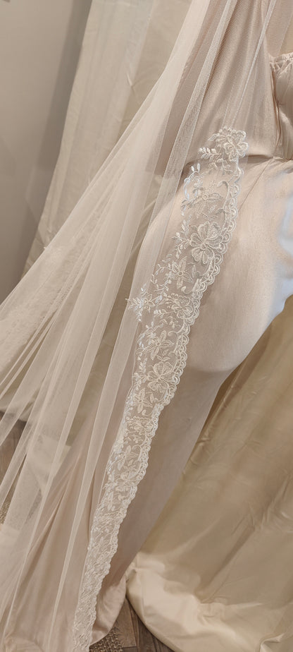 JULIETTE - Lace edge veil