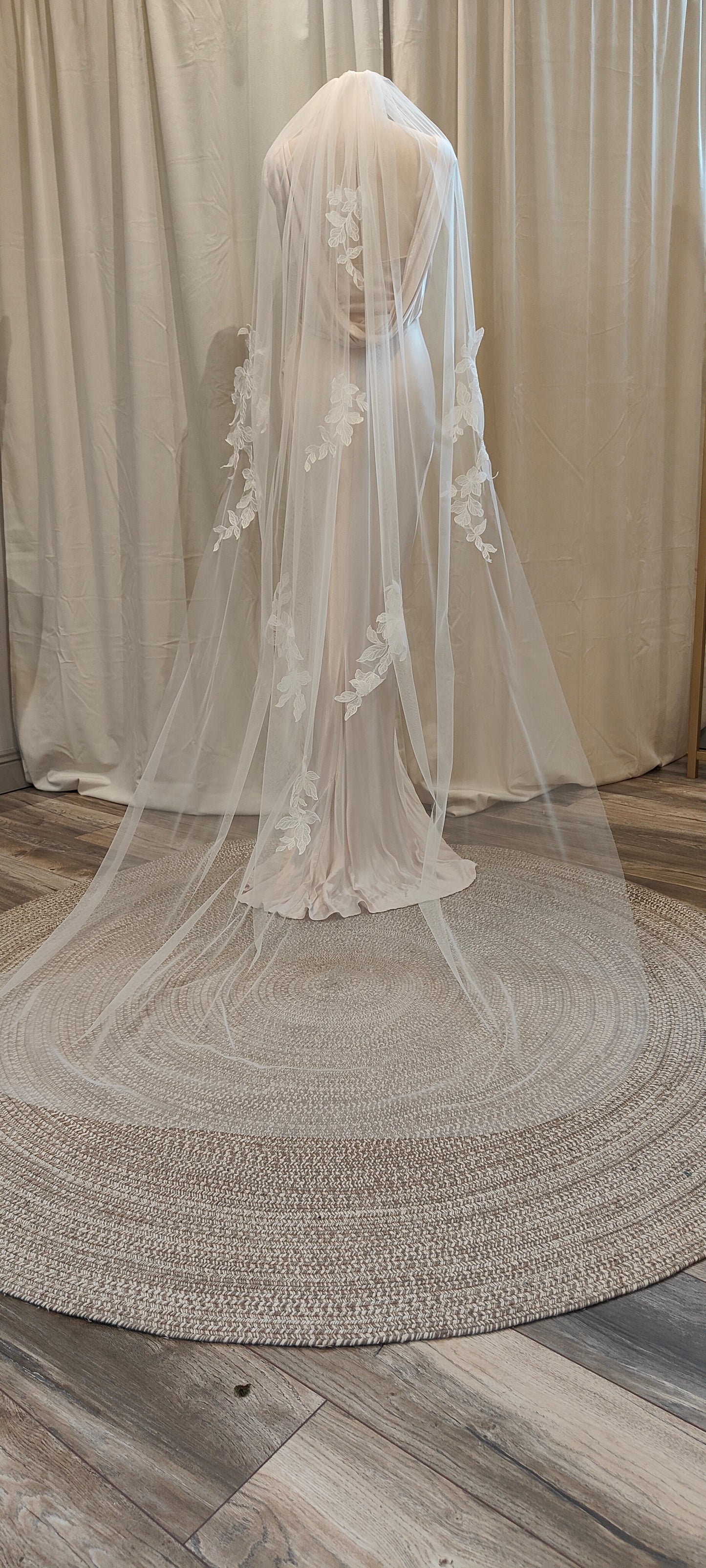 CAMILLE - Contemporary floral lace applique veil