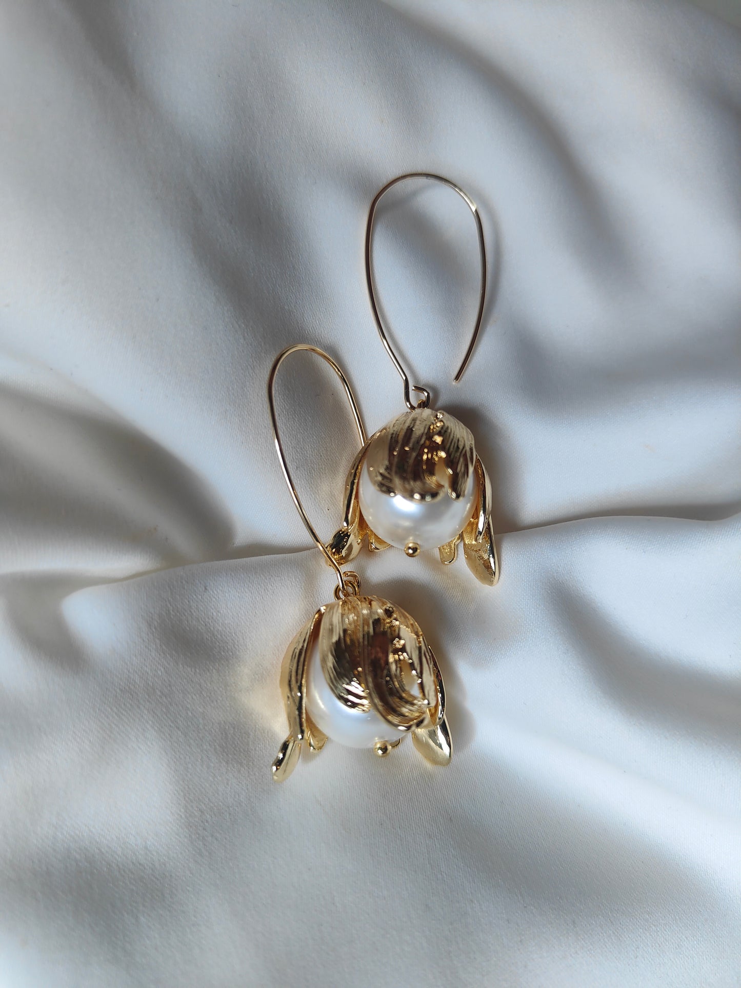 KELSIE - Gold Floral & Pearl Drop Earrings