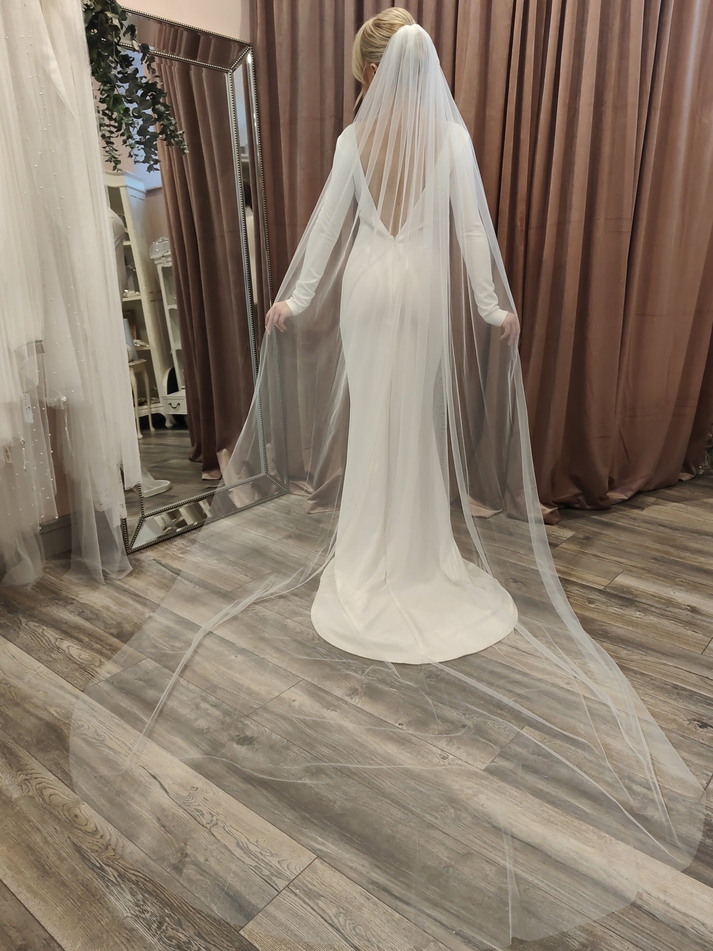GRAINNE Two-Tier Sheer Tulle Veil
