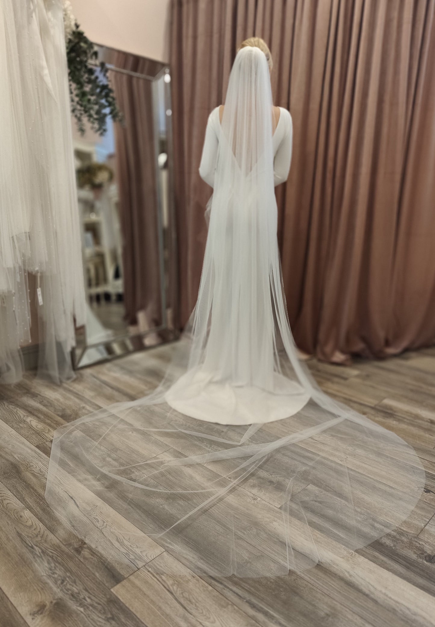 GRAINNE Two-Tier Sheer Tulle Veil