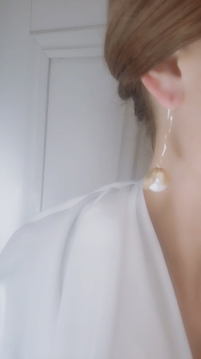 BLÁTH - Neamhlonrach Gold Pearl Drop Earrings